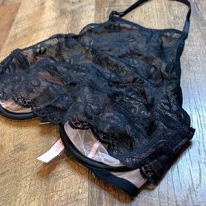 NWT VS Very Sexy balconet high neck blace lace bralette